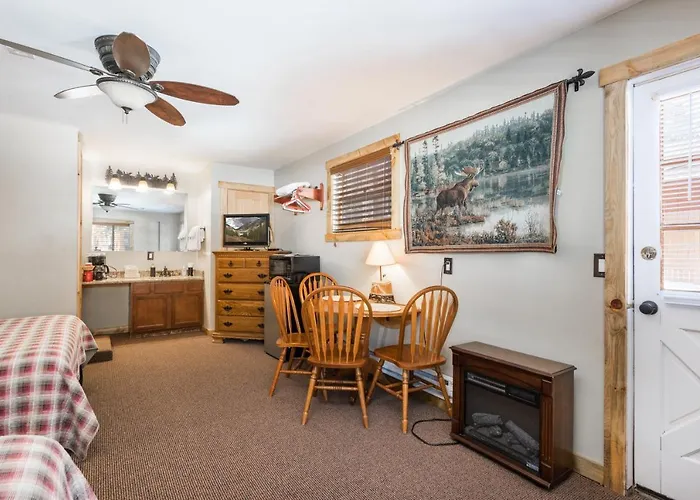 4 Seasons Inn On Fall River