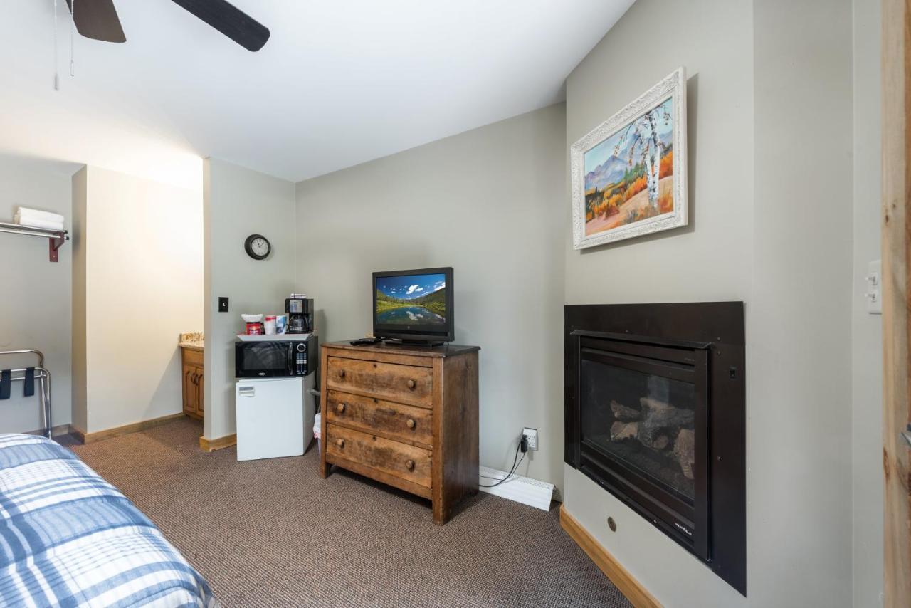 Inn 4 Seasons On Fall River 3*
