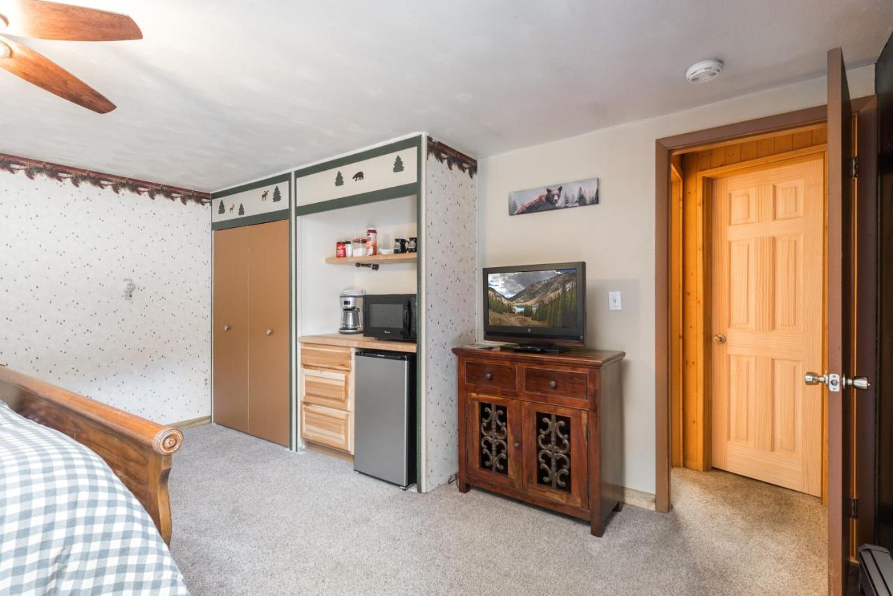 Inn 4 Seasons On Fall River 3*