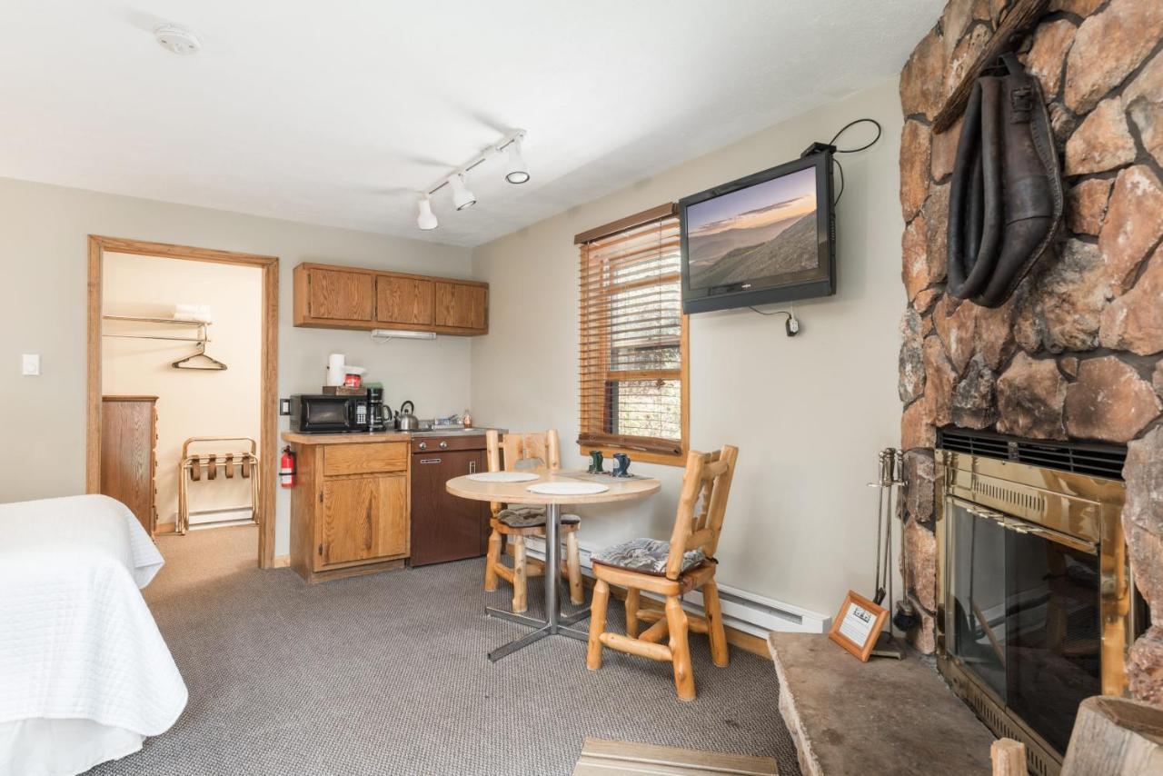 4 Seasons On Fall River Inn 3*